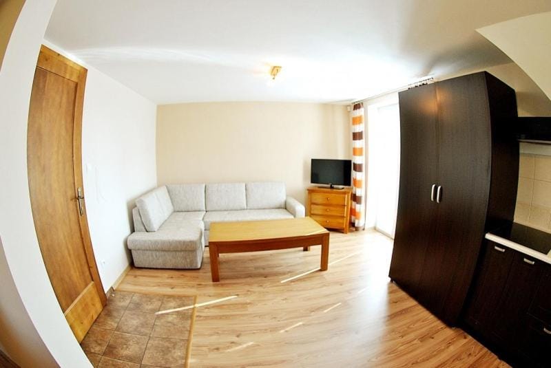Day, Living room