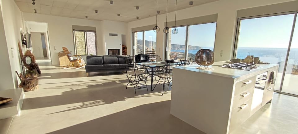 Kitchen or kitchenette, Living room, Seating area, Dining area, Sea view