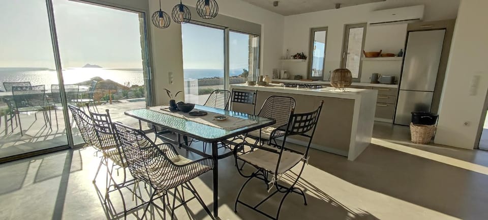 Natural landscape, View (from property/room), Balcony/Terrace, Kitchen or kitchenette, Dining area
