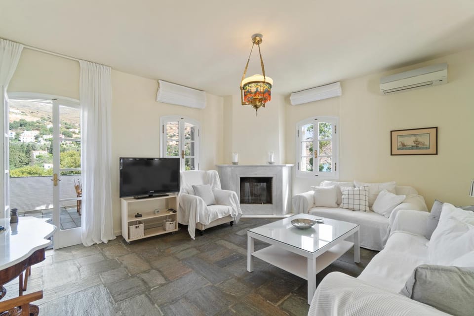 Summer Retreat, 50m from Gialia Beach by Explore Andros House in Decentralized Administration of the Aegean