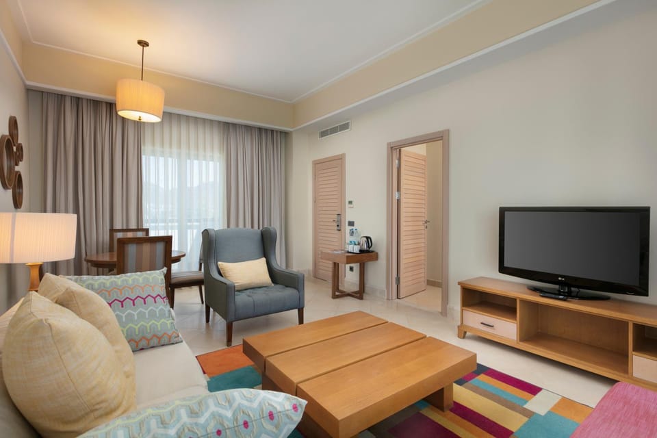 TV and multimedia, Living room, Seating area, Dining area, Sea view