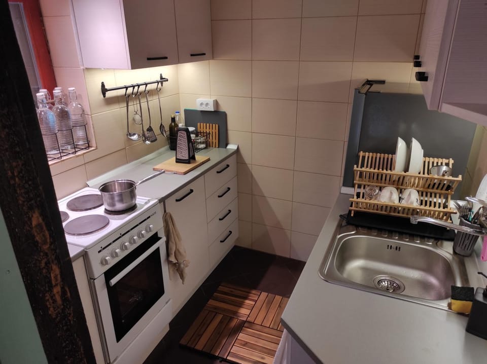 Kitchen or kitchenette