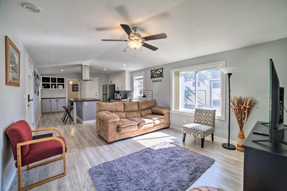 Cozy Ashton Abode w/ Yard - Near Park & Pool! House in Ashton
