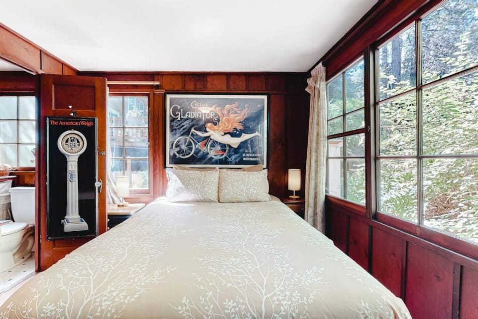 Clearheart Grove House in Russian River