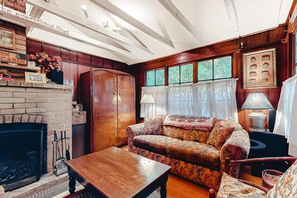 Clearheart Grove House in Russian River