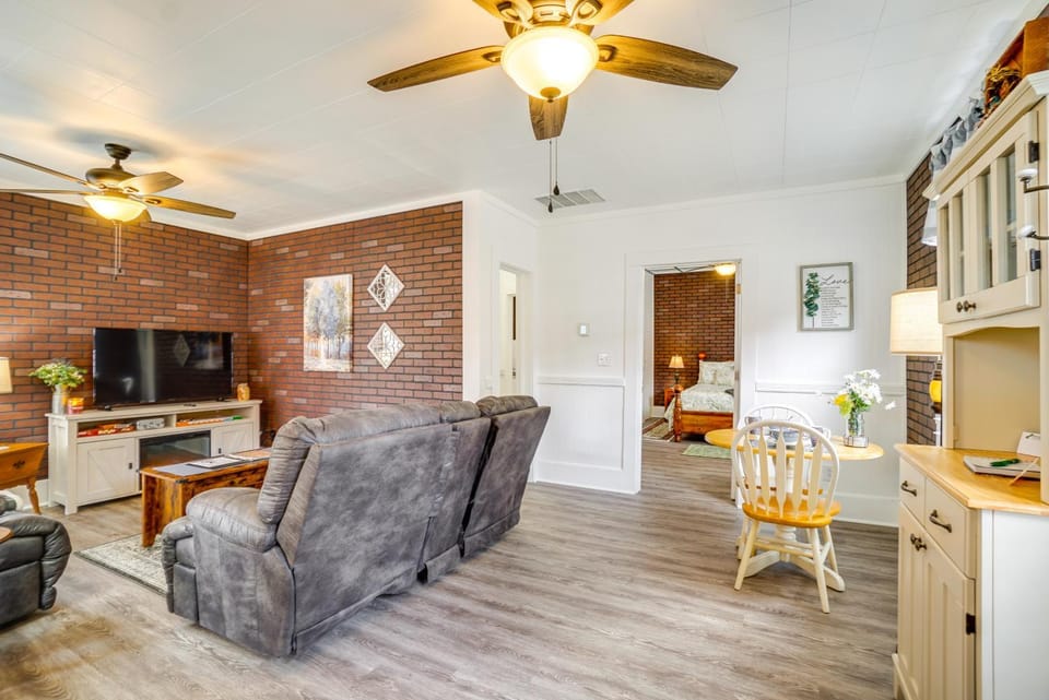 Quaint Mt Vernon Cottage Near Historic Dtwn! House in Ohio
