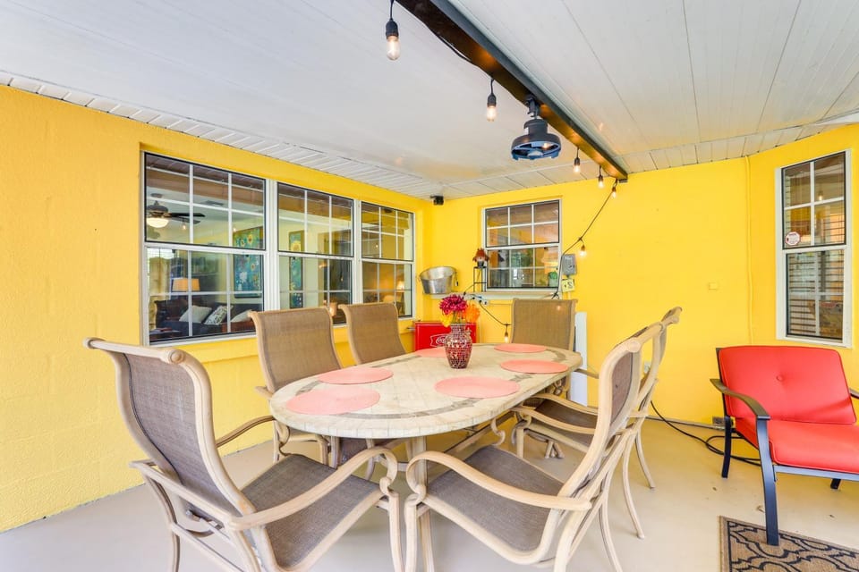 North Port Garden Home: Florida Room, Lanai! House in North Port