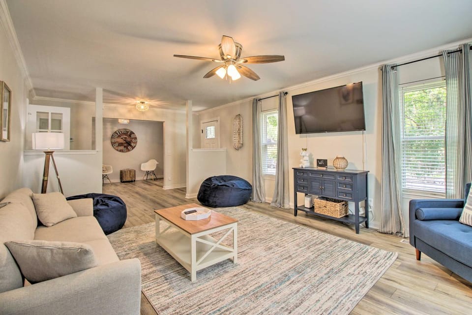 Savannah Family Home w/ Private Pool & Yard! House in Wilmington Island