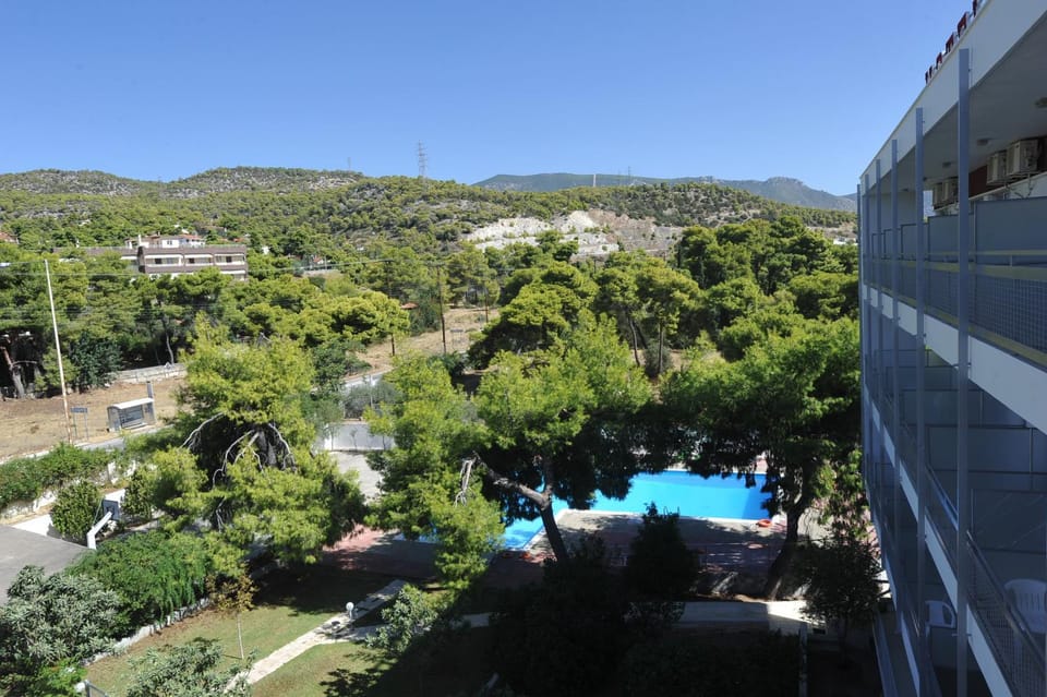 Mountain view, Pool view
