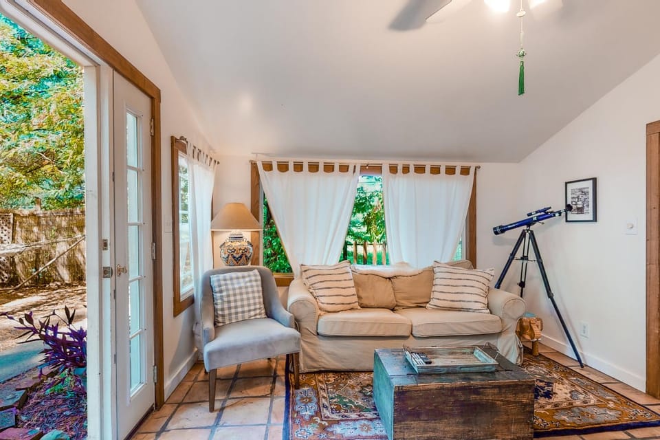 Vineyard Cottage House in Guerneville