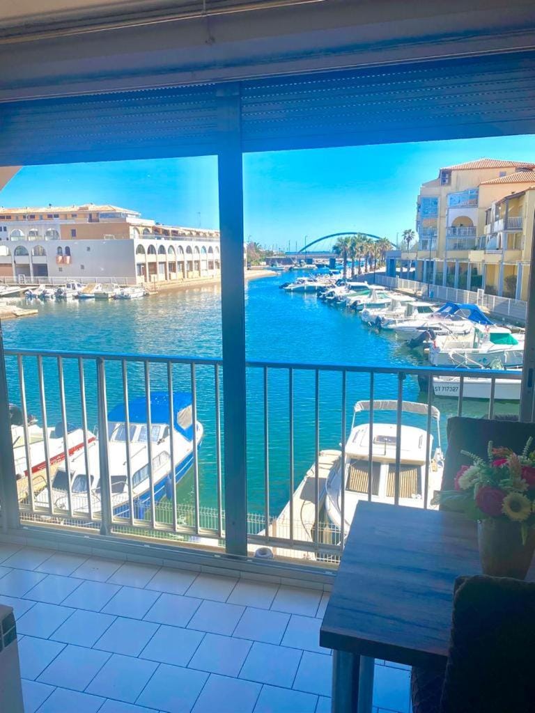 Magnifique Appart Marina proche plage avec parking Apartment in Occitanie