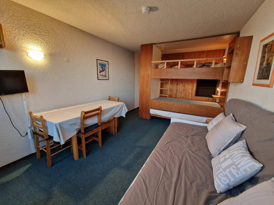 Studio fonctionnel au pied des pistes, balcon vue sur Mont-Blanc, pour 3/4 personnes Apartment in Mâcot-la-Plagne
