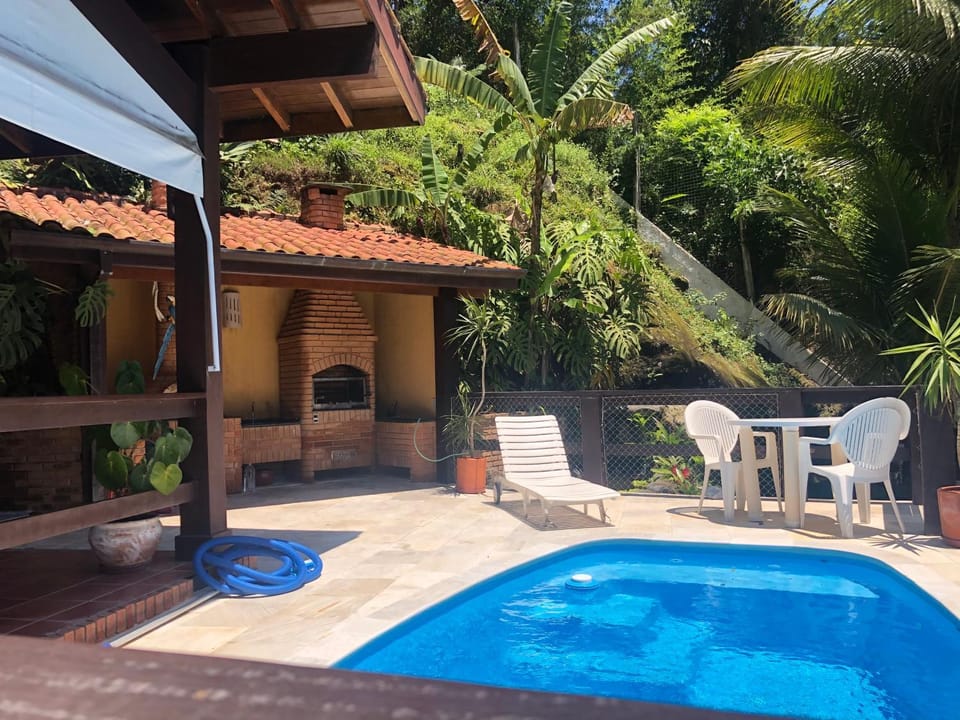 Mansão na costa com vista para o mar House in State of São Paulo