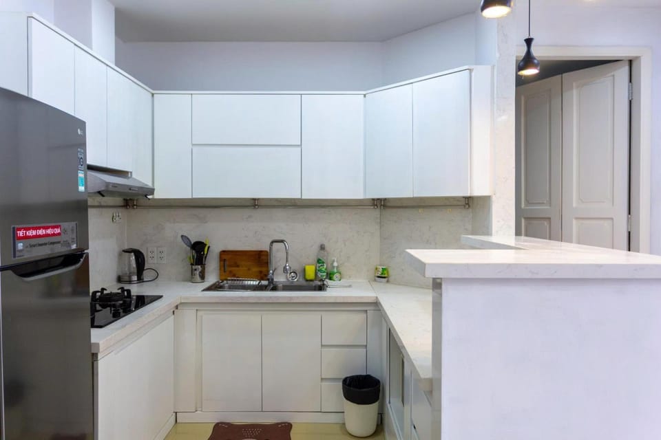 microwave, stove, kitchen