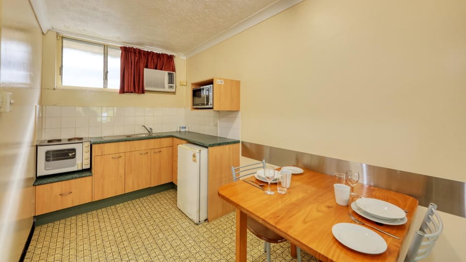 Wallace Motel And Caravan Park Motel in Maryborough