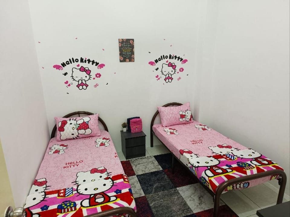 Property building, Bed, Bedroom, fireplace, air conditioner