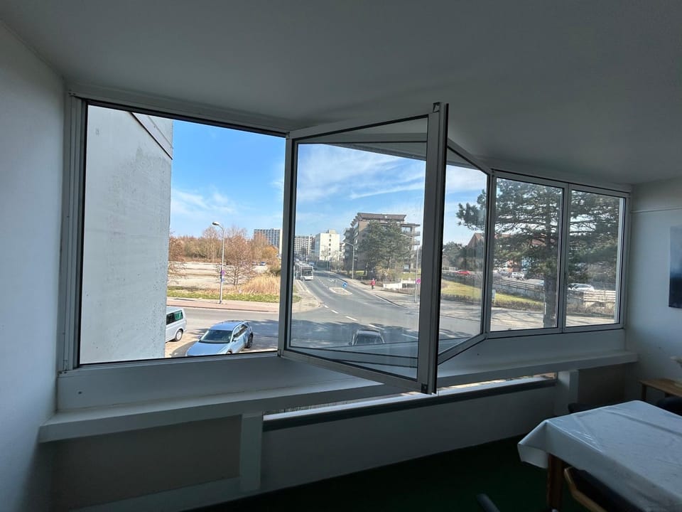 Neighbourhood, Parking