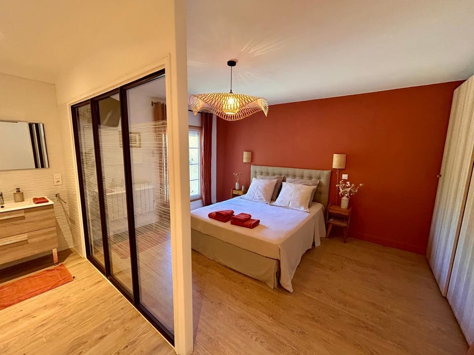 Le Mas Justin Bed and Breakfast in Gordes