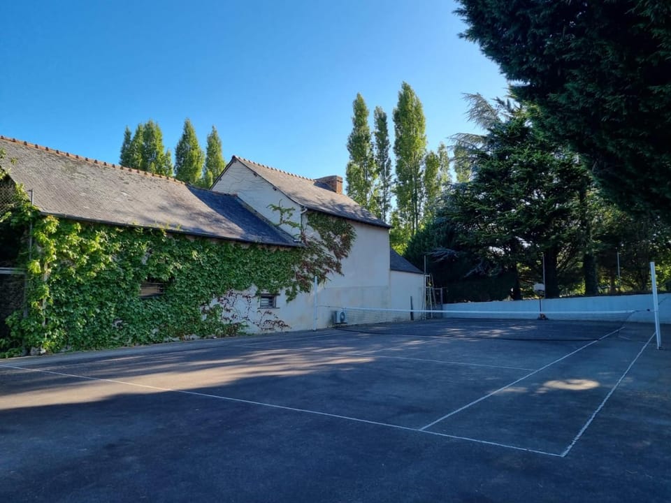 Longère indépendante avec terrain de tennis privé House in Brittany