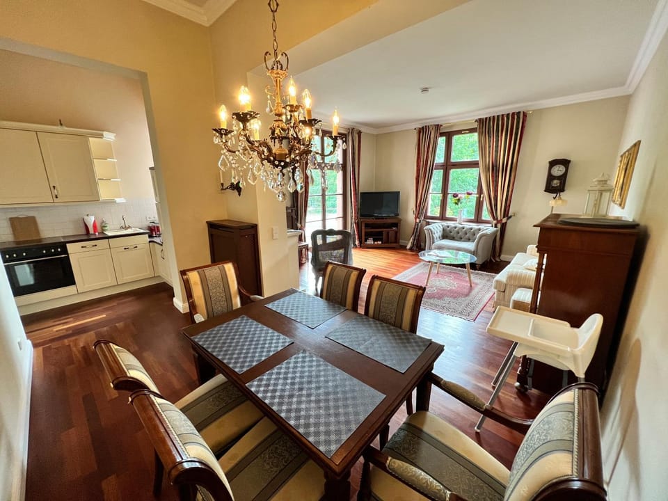 Living room, Dining area