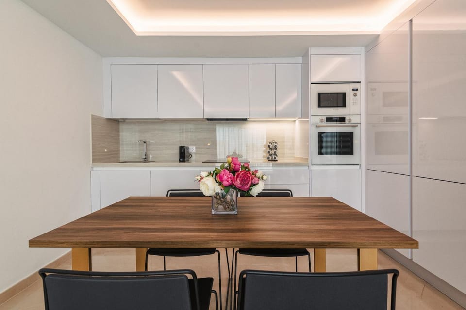Kitchen or kitchenette, Dining area, stove, kitchen