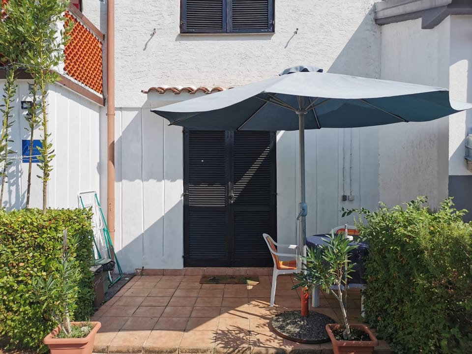 Property building, Patio