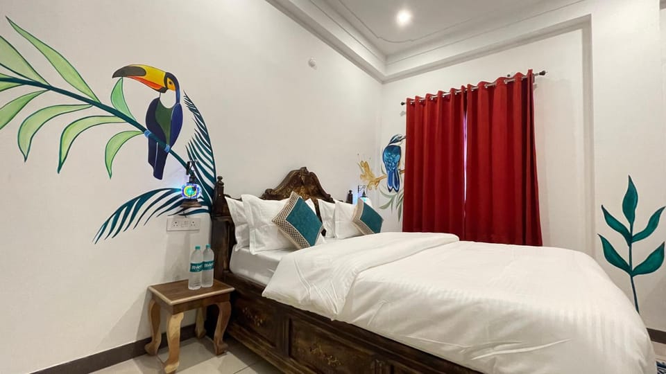 Bed, Photo of the whole room, Decorative detail, Bedroom