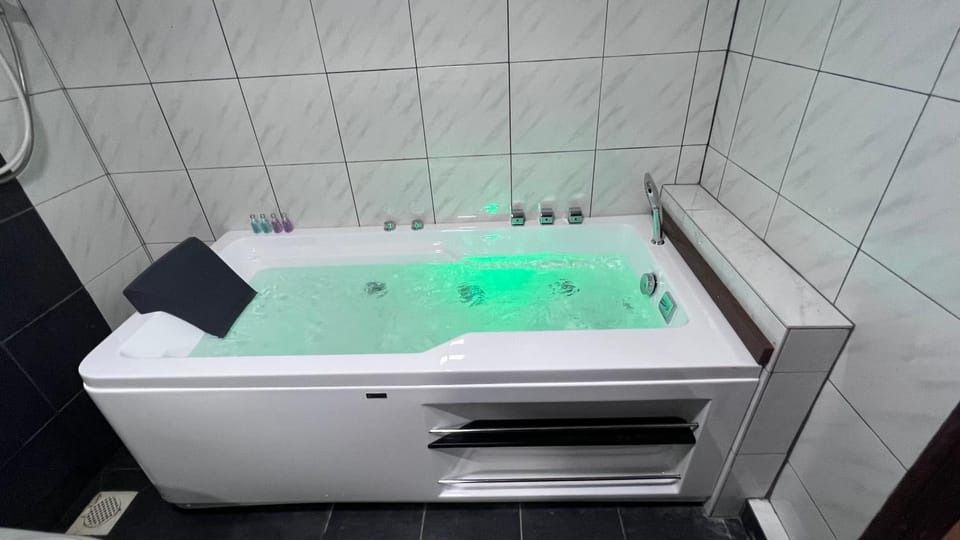 HERITAGE D'CENANG with Jacuzzi Spa House in Kedah
