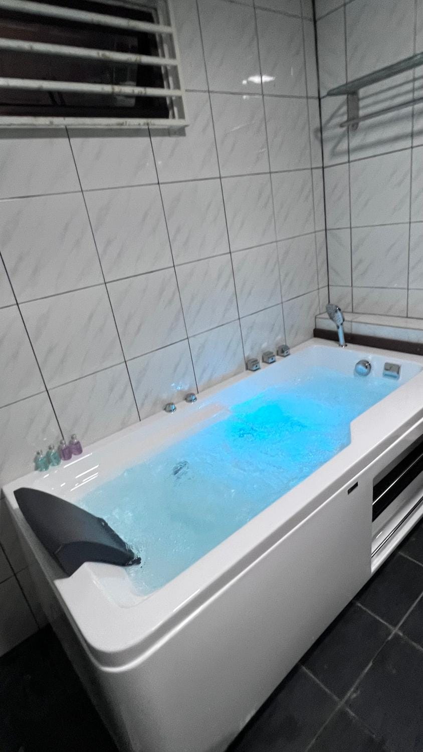 HERITAGE D'CENANG with Jacuzzi Spa House in Kedah