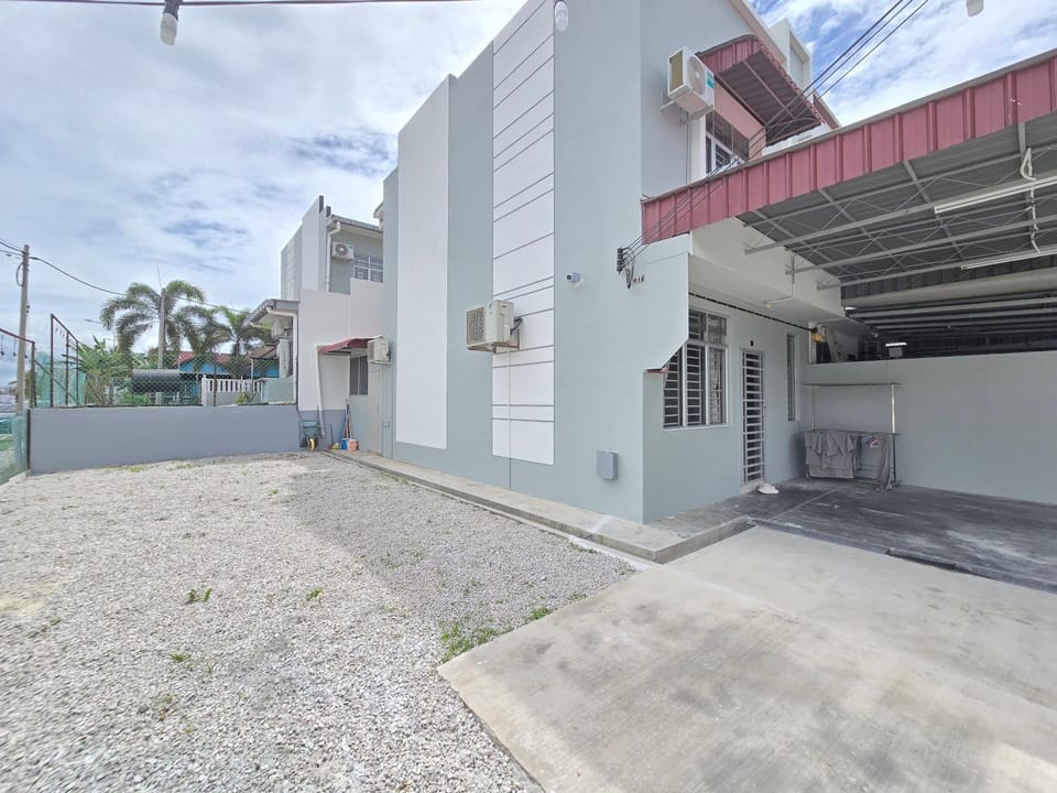 Maco Home Premium Suite Corner at Mount Austin Taman Daya House in Johor Bahru