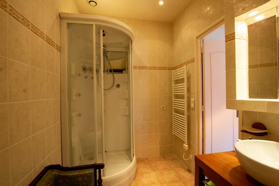 Maison Croix du Sud /Chambre Coquelicot Bed and Breakfast in Nouvelle-Aquitaine