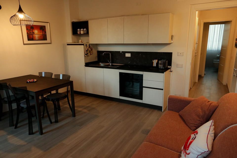 Kitchen or kitchenette, Living room