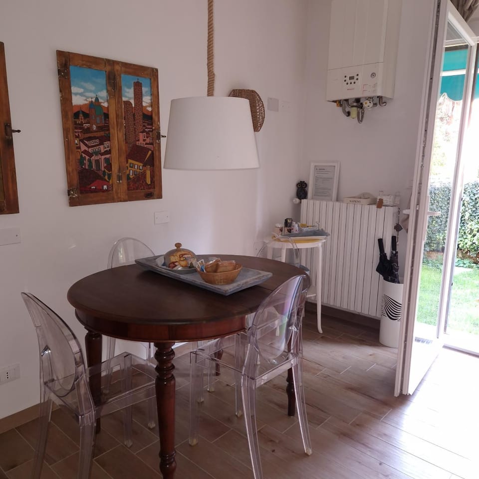 Dining area, Breakfast