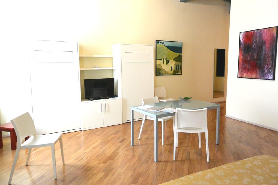 TV and multimedia, Dining area