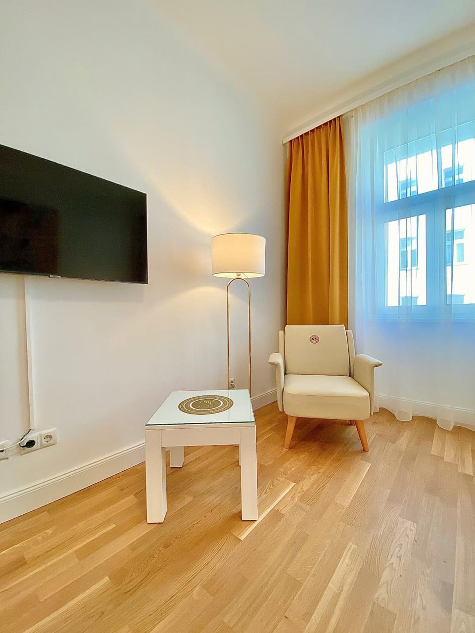 TV and multimedia, Seating area