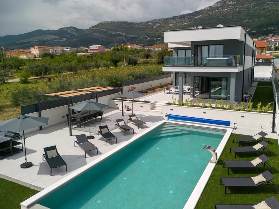 Pool view, Swimming pool