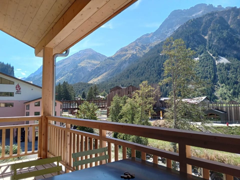 Appartement Neuf avec Balcon à 400m des Remontées Mécaniques - Capacité 5 Personnes - FR-1-464-209 Apartment in Pralognan-la-Vanoise