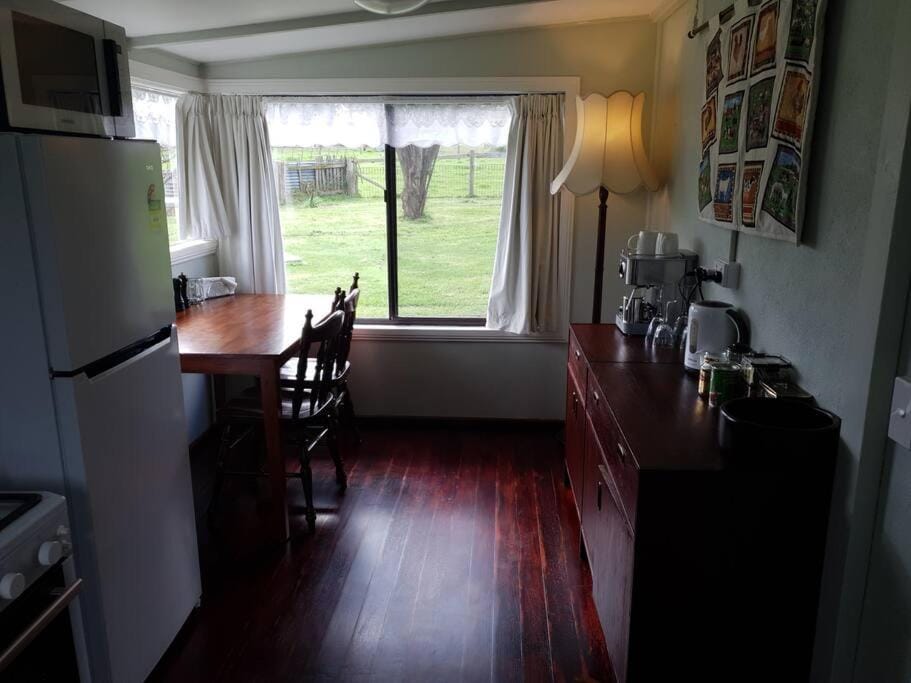 Handsome Hills Dairy Retreat House in Victoria