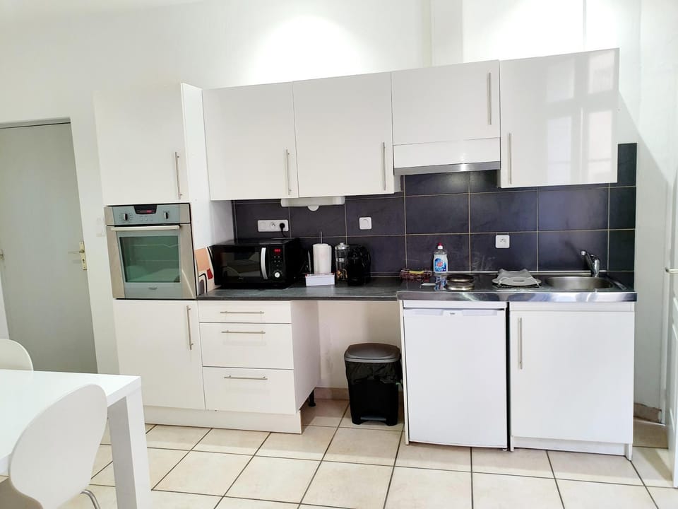Coffee/tea facilities, Kitchen or kitchenette, minibar, pet friendly, stove, toaster