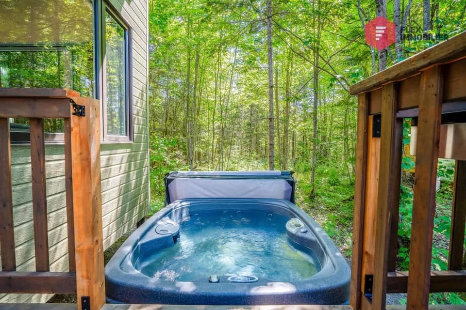 L'Orange-Méridien - Chalet Spa privé Piscine 2 suites - Resort près de Québec House in Quebec