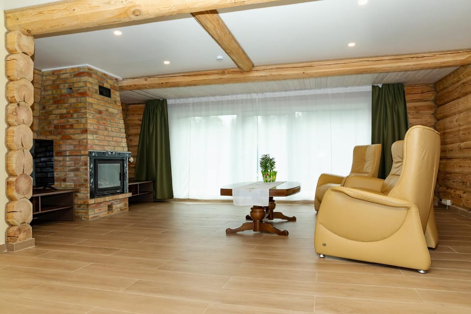 TV and multimedia, Living room, Seating area, flat iron