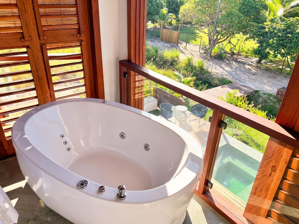 Hot Tub, Bedroom, Pool view
