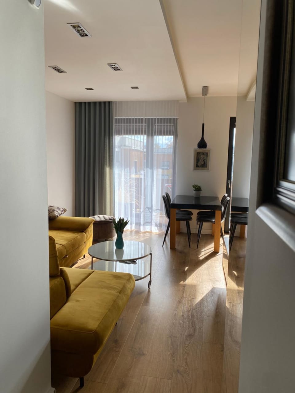 Living room, Seating area, Dining area