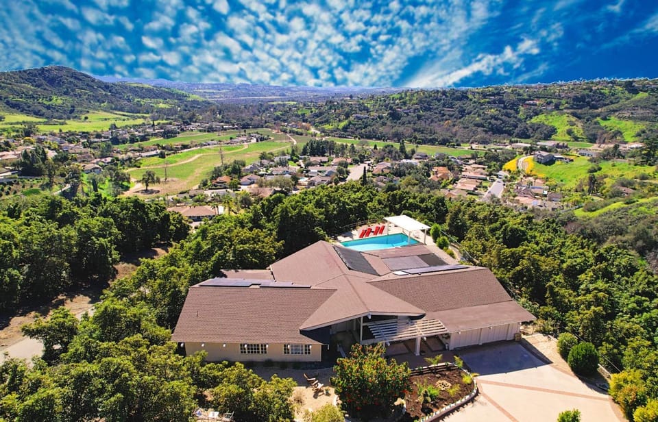 Property building, Natural landscape, Bird's eye view, View (from property/room), Mountain view, Pool view, Swimming pool