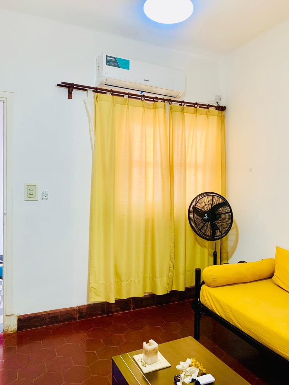 Living room, fireplace, air conditioner