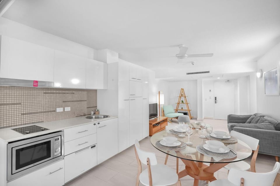 Belle Escapes Drift Beachfront Resort Suite 4101 Apartment in Palm Cove