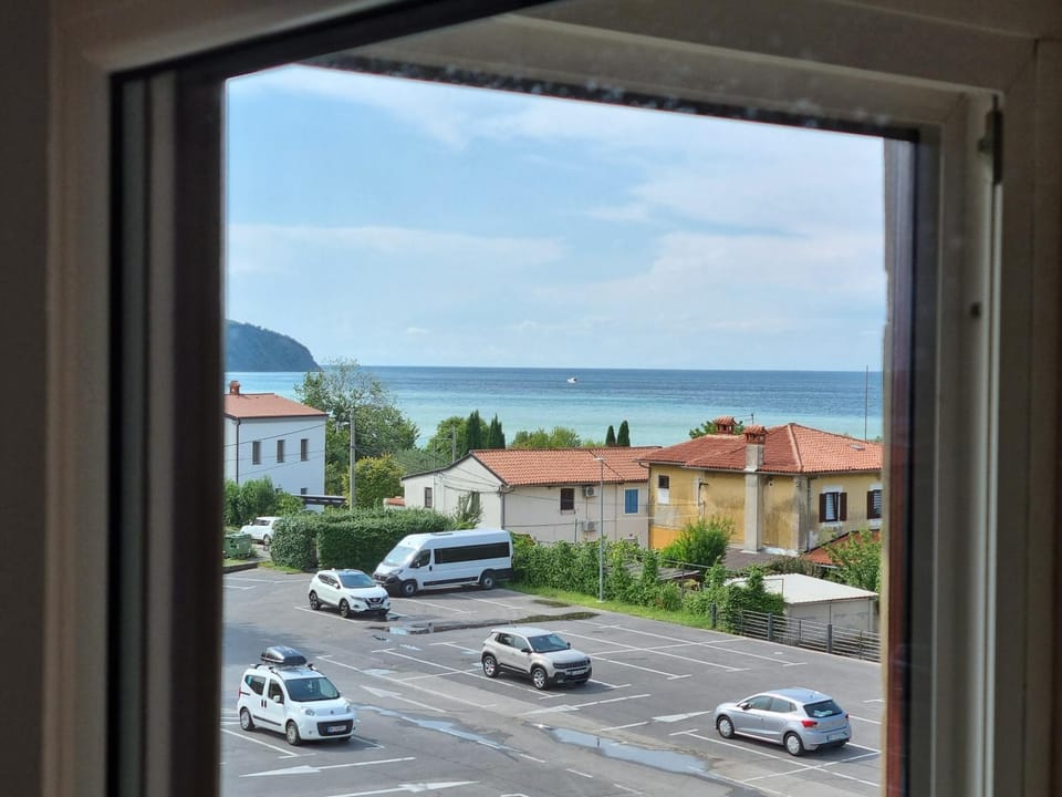 Living room, Dining area, Sea view