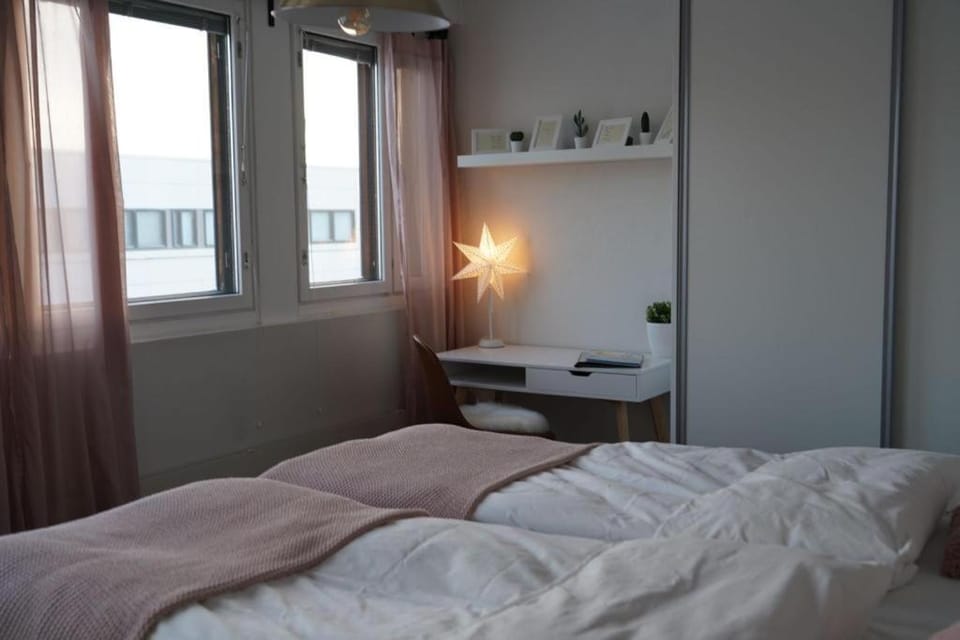 Cozy and Bright 2-Bedroom Apartment Washer and Dryer, King Size Bed Apartment in Rovaniemi