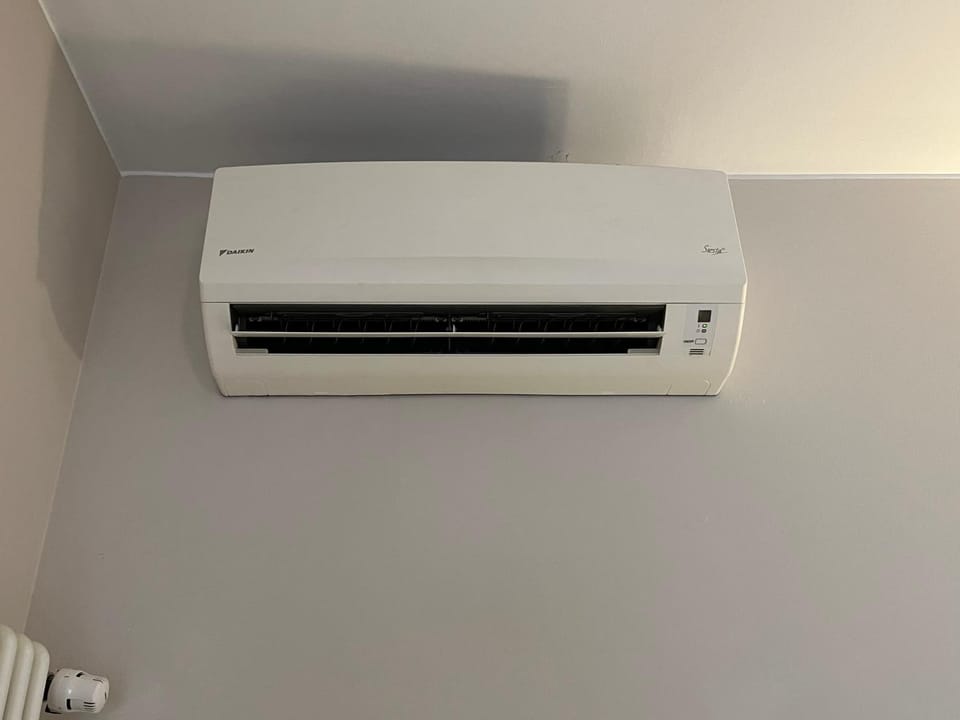 internet, air conditioner