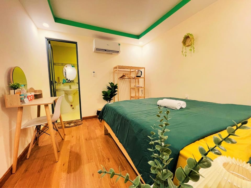 Photo of the whole room, Bedroom, air conditioner